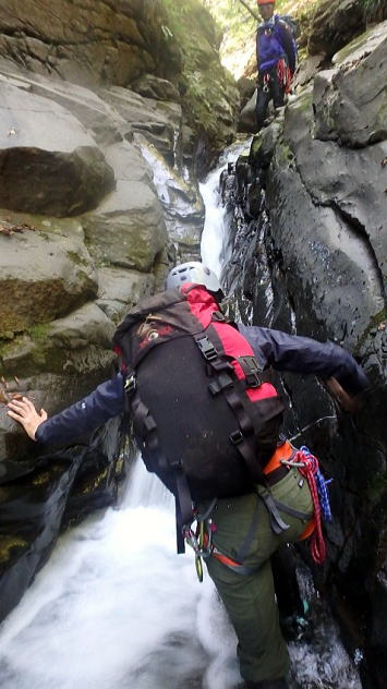 2016.10.23　鳥屋待沢（沢登り）