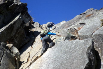 2017.11.3　乾徳山（尾根歩き）