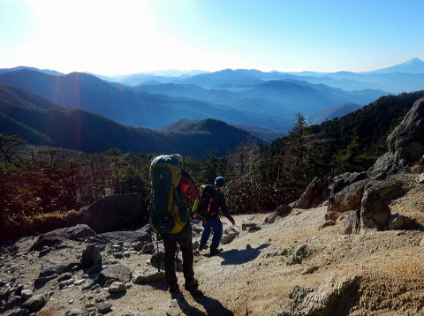 2017.11.11-12　甲武信ヶ岳（尾根歩き）