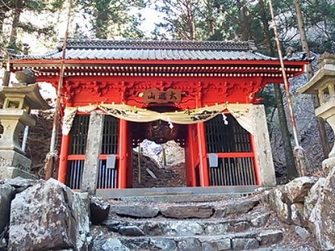 2013.4.13　甲州高尾山（尾根歩き）