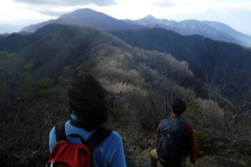 2020.11.22　本社ヶ丸から女坂峠と大沢山（ハイキング）