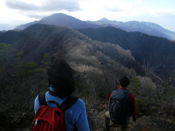 2020.11.22　本社ヶ丸から女坂峠と大沢山（ハイキング）